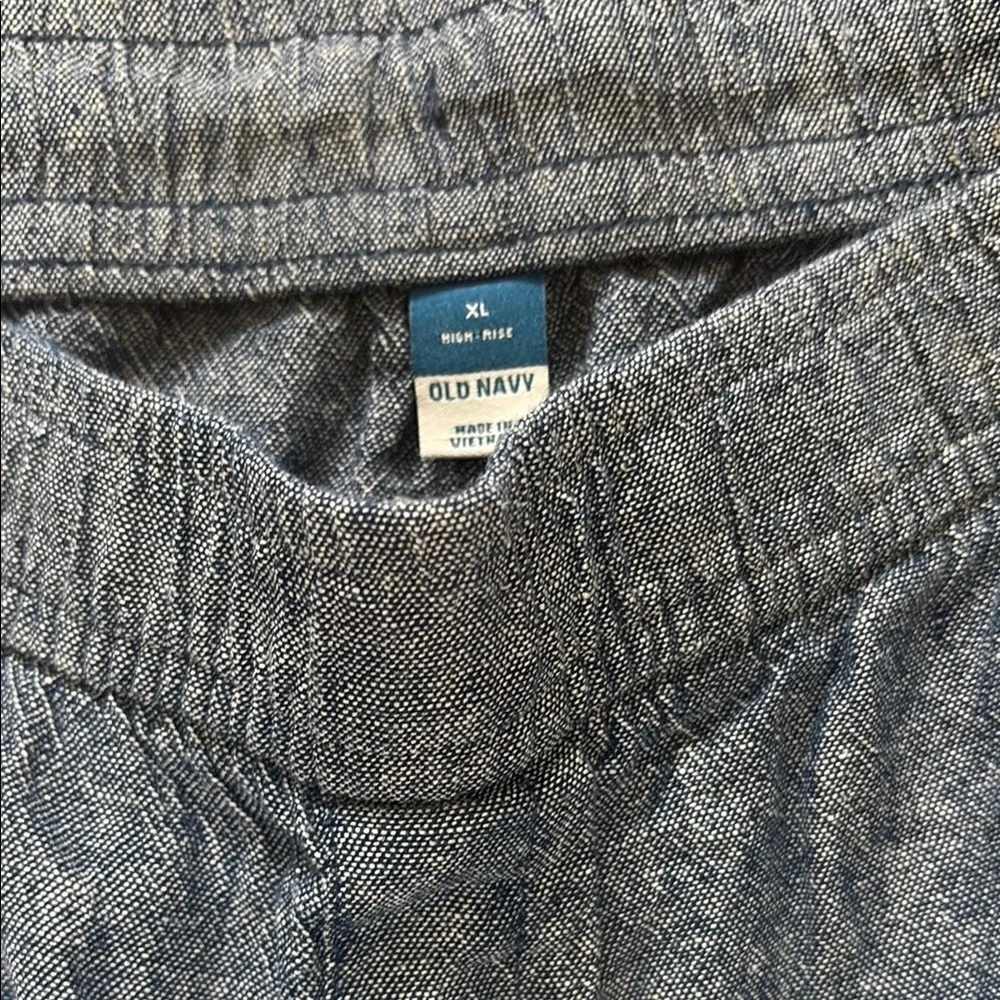 Old Navy Women's Chambray blue shorts - Picture 3 of 5